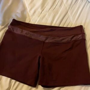 Lululemon bike shorts size 8 burgundy
